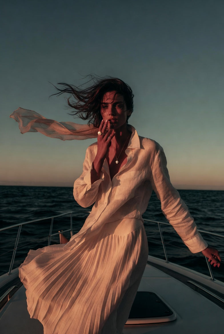 Chic Escape & Daily Grace: Carrying Both the Horizon and the Hearth