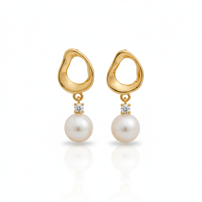 Chic Escape Ripple Pearl Drop Earrings in 18K Gold