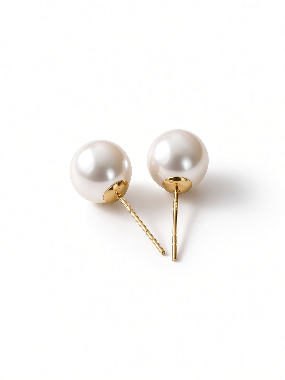 Love Unbound Akoya Pearl Stud Earrings in 18ct Solid Gold