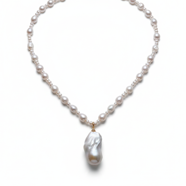Baroque Sovereign Freshwater Pearl Pendant Necklace in 18K Gold