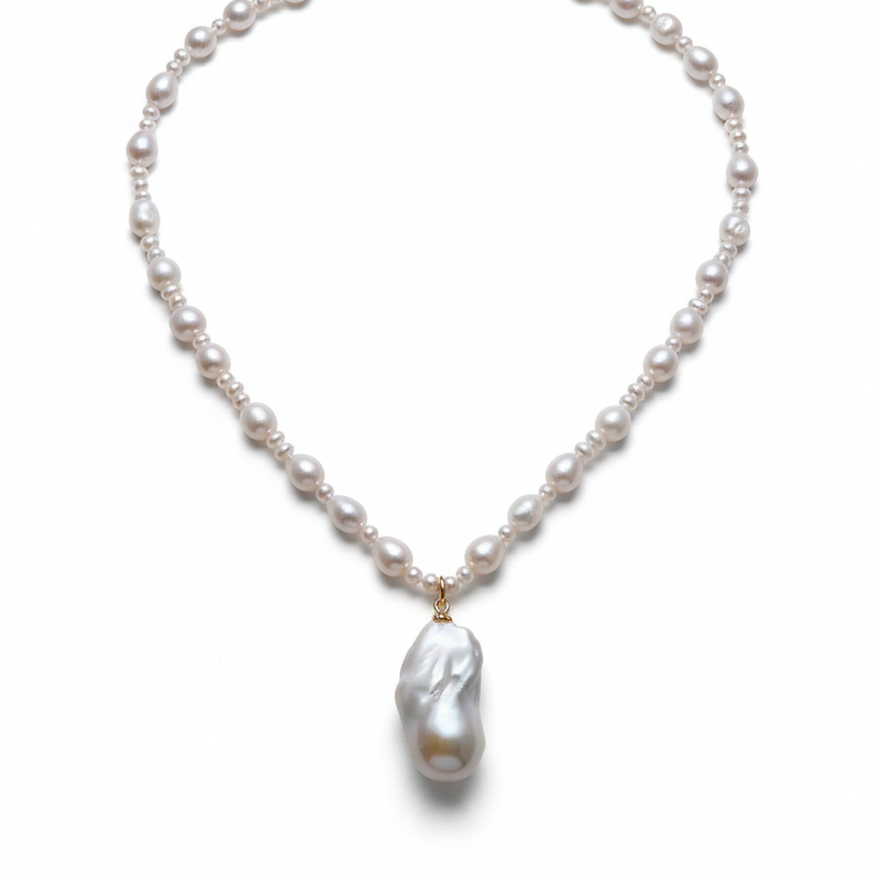 Baroque Sovereign Freshwater Pearl Pendant Necklace in 18K Gold
